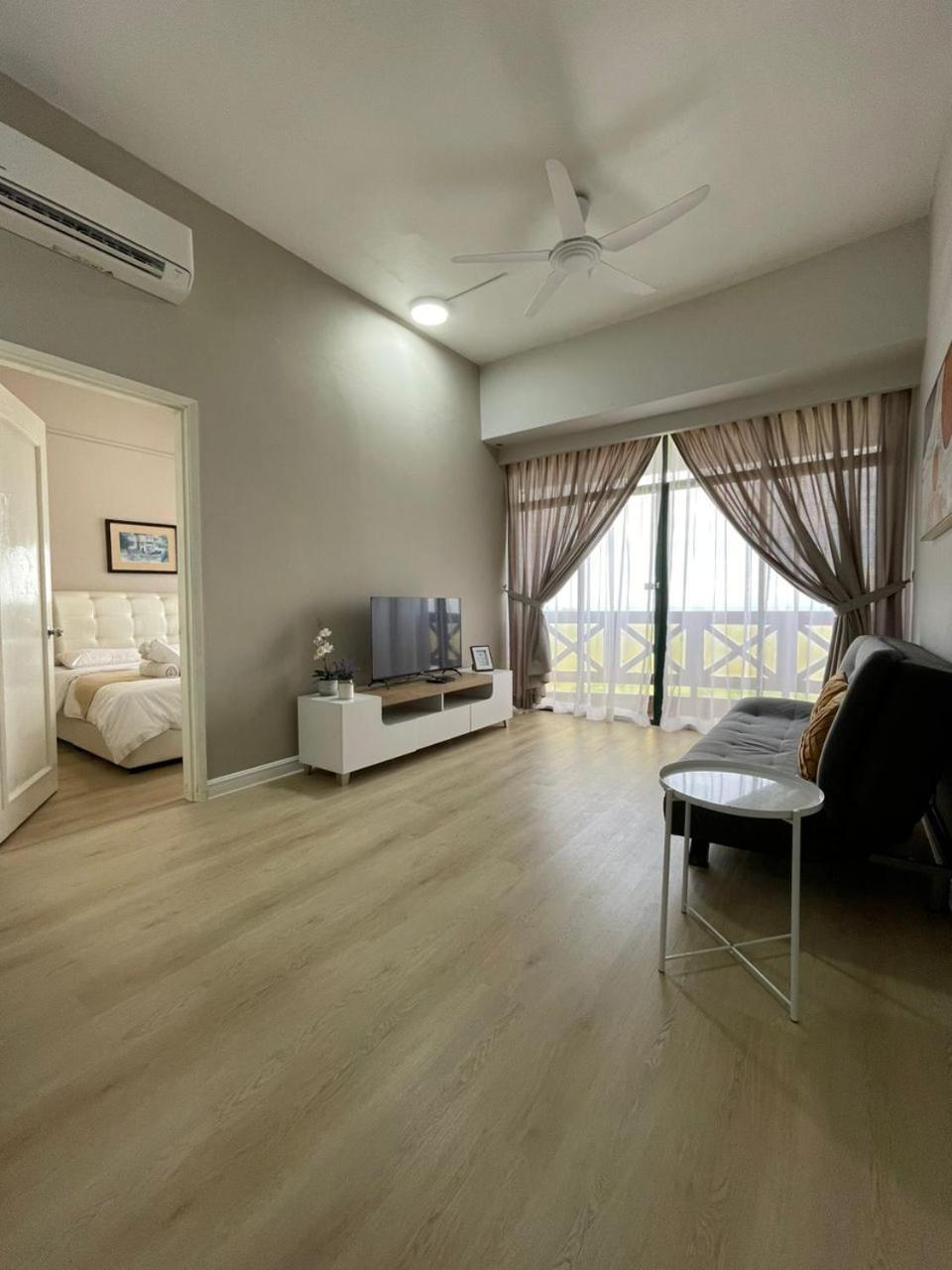 Instay Leisure Mahkota With Sea/Pool View Melaka Zewnętrze zdjęcie